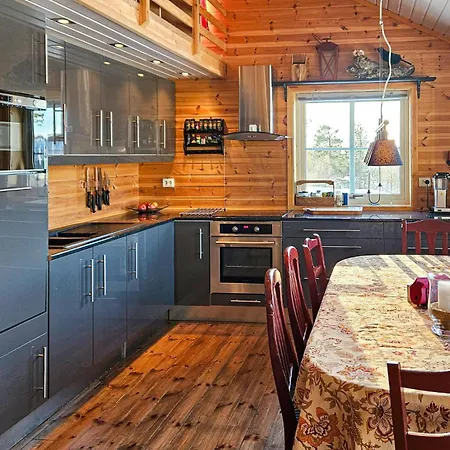 3 Bedroom Stunning In * Rauland